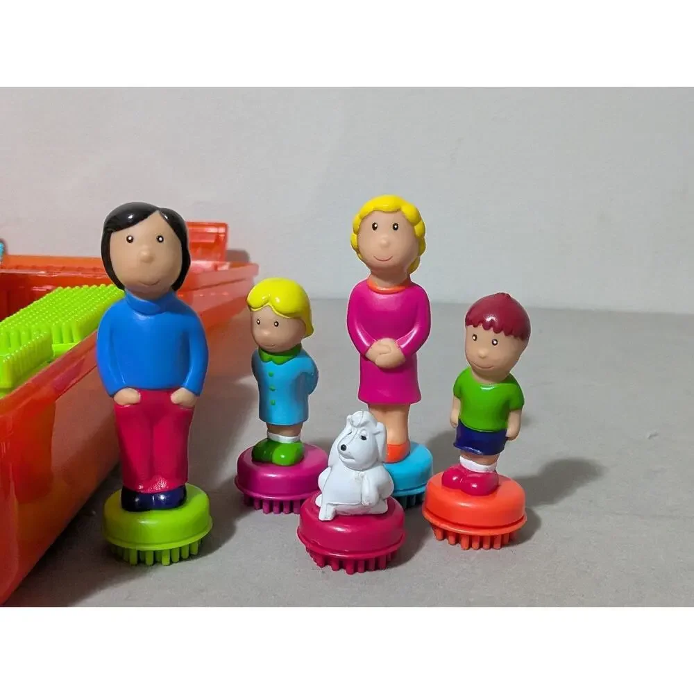 B. Toys Battat Bristle Blocks Set with Orange Case Figures Family and Dog Lot